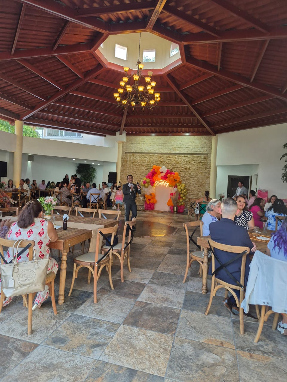 Salón techado para eventos en Jardín Cuernavaca